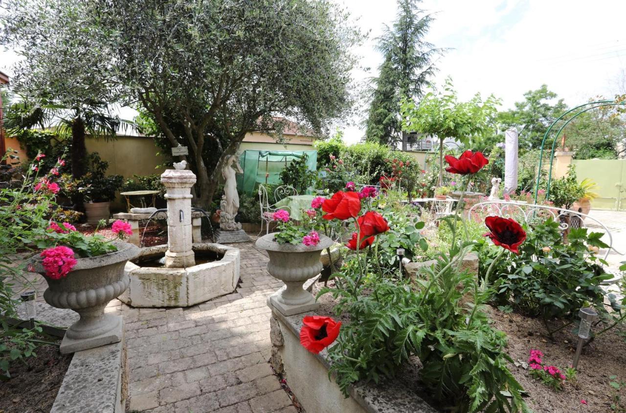 Maison D'Hotes Et Roulotte" Le 6 Bis" Romans-sur-Isère Eksteriør bilde
